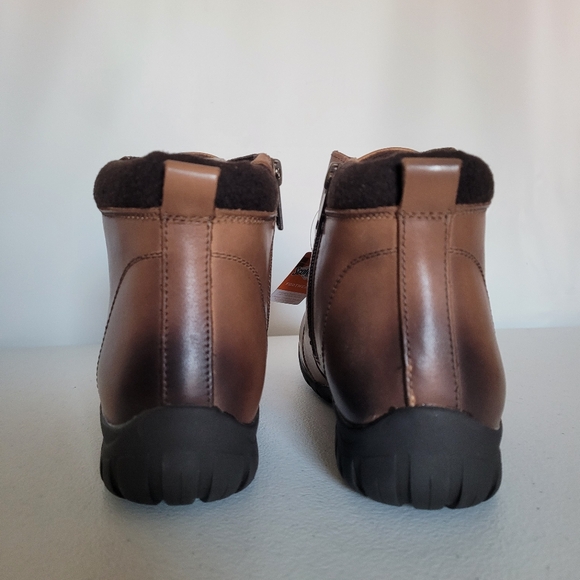 NIB Propet Delaney Brown Ankle Booties - Picture 2 of 8